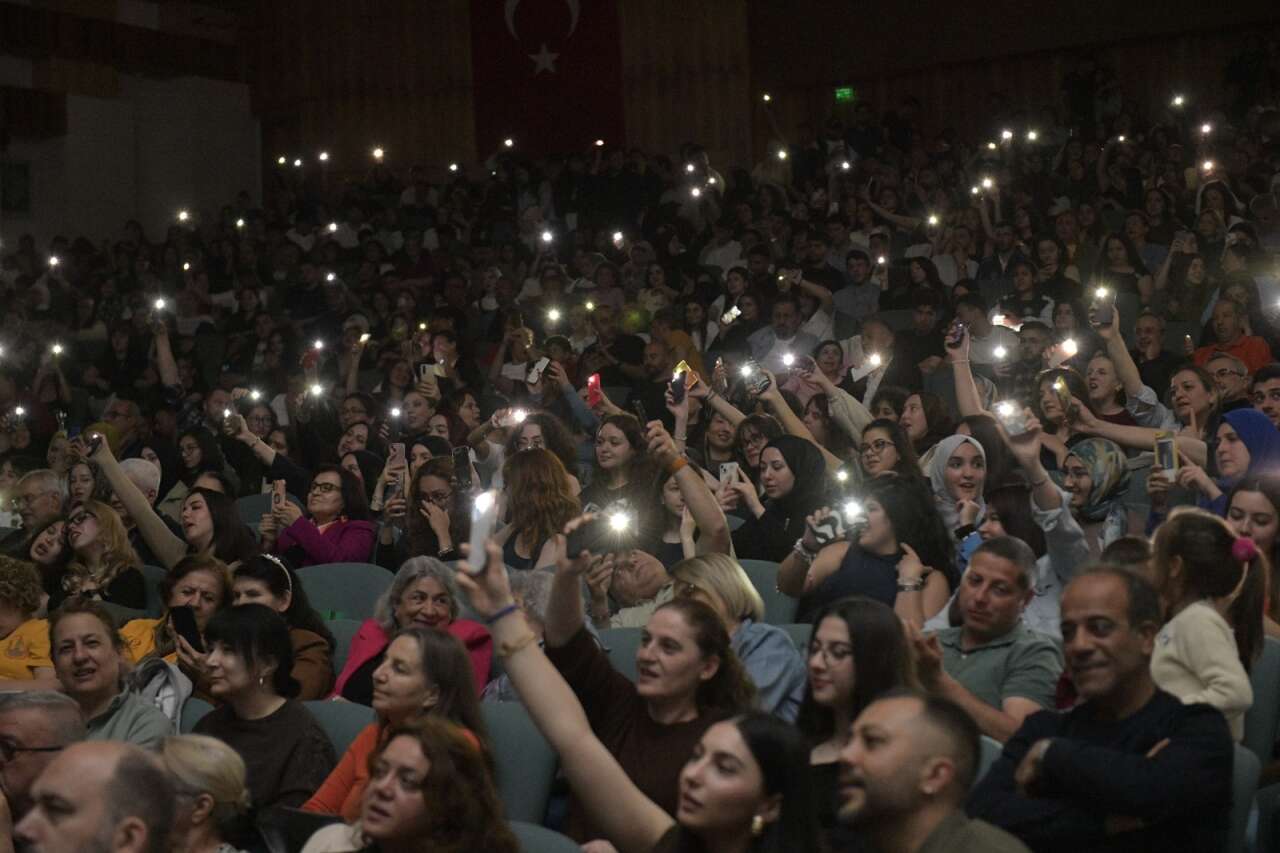 MSKÜ’de “Yeniden 90’lar” Konseri Büyük İlgi Gördü 1